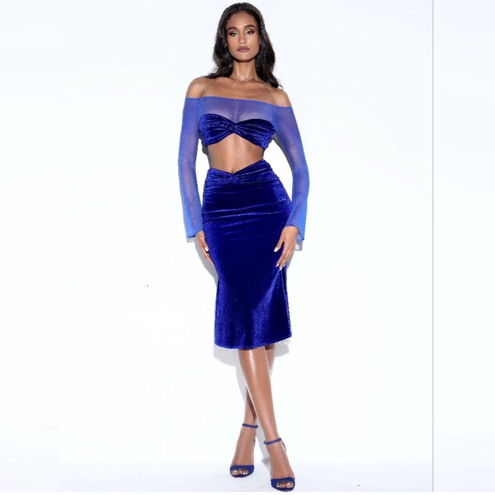Off-Shoulder Royal Blue Velvet Pencil Skirt